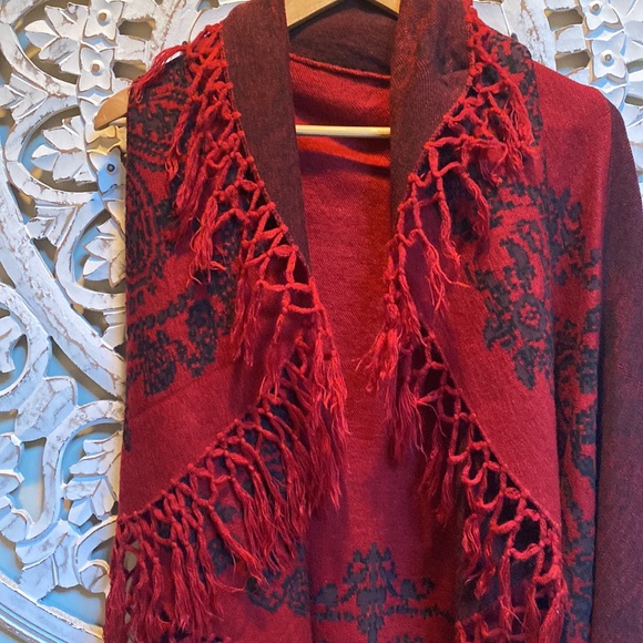 NWOT ELLE TIAN poncho - Picture 2 of 6